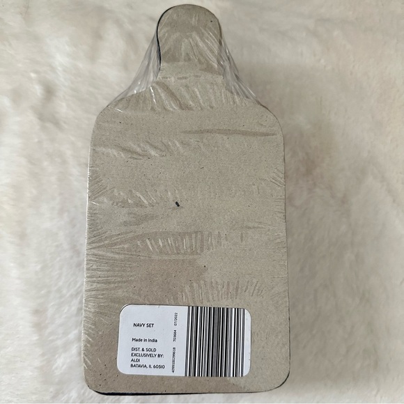 New 4-Piece Crofton Mini Wood Serving Charcuterie Cutting Board Set Navy… - Picture 7 of 8